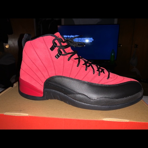 Air Jordan Retro 12 - Picture 3 of 3